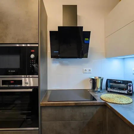 Perczel Apartment *